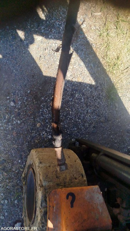 PINCE A GRUMES - Véhicule de voirie/ Spécial: photos 3 PINCE A GRUMES - Véhicule de voirie/ Spécial: photos 3