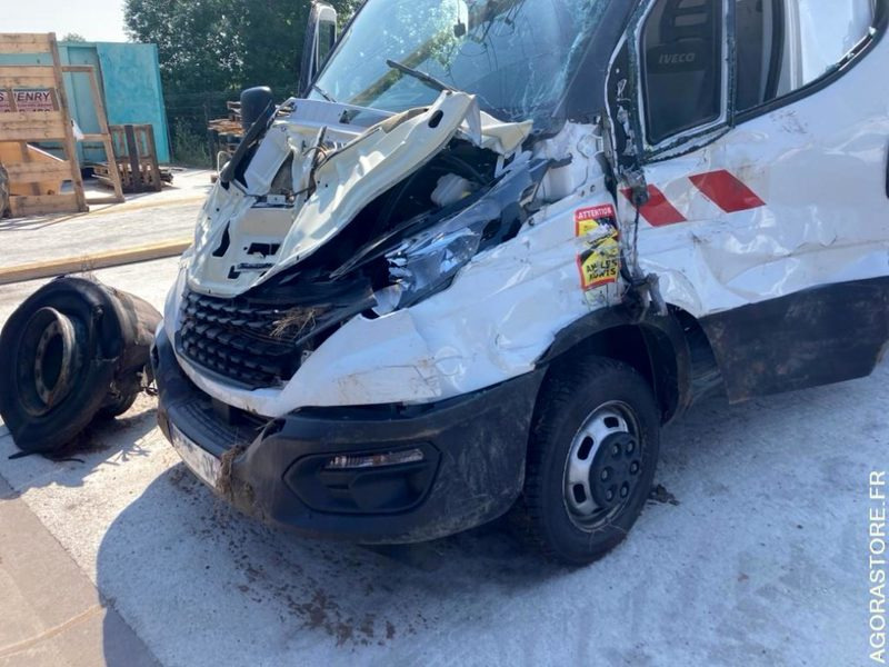 IVECO DAILY 50C18 NACELLE VERSALIFT - Véhicule utilitaire: photos 5 IVECO DAILY 50C18 NACELLE VERSALIFT - Véhicule utilitaire: photos 5