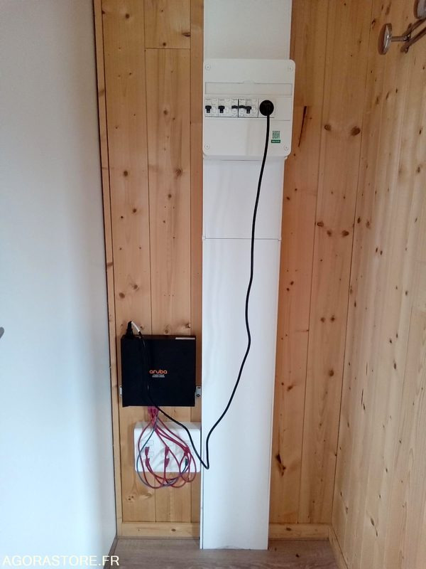 Vente chalet (bureau et sanitaire) acheté en 2021 - Conteneur comme habitat: photos 4 Vente chalet (bureau et sanitaire) acheté en 2021 - Conteneur comme habitat: photos 4