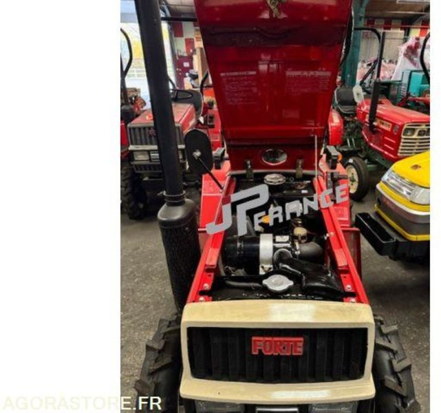 YANMAR 3 CYLINDRES, 831cm3 DIESEL 4 RM OCCASION EN TRES BON ETAT - Tracteur agricole: photos 2 YANMAR 3 CYLINDRES, 831cm3 DIESEL 4 RM OCCASION EN TRES BON ETAT - Tracteur agricole: photos 2