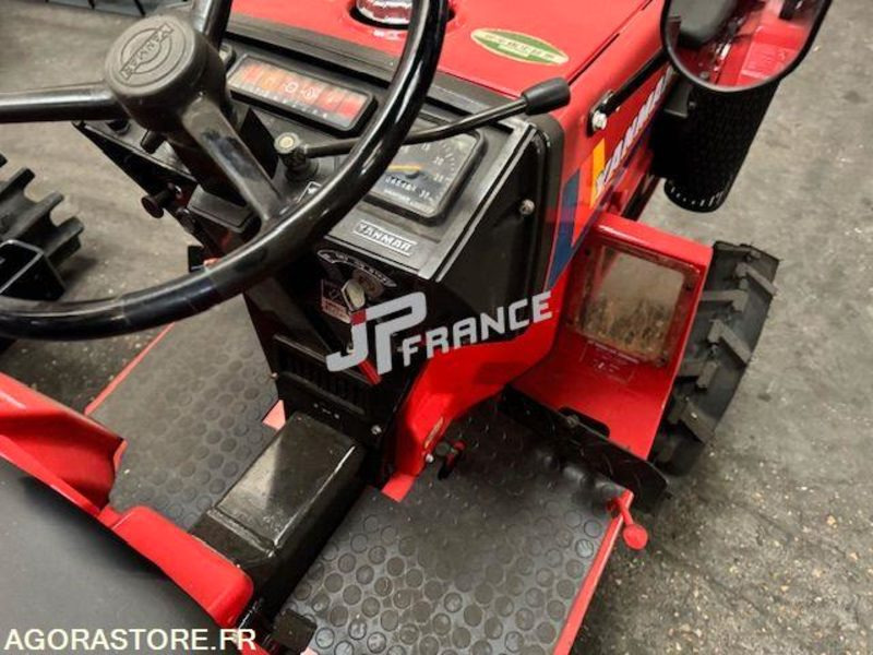 YANMAR 3 CYLINDRES, 831cm3 DIESEL 4 RM OCCASION EN TRES BON ETAT - Tracteur agricole: photos 4 YANMAR 3 CYLINDRES, 831cm3 DIESEL 4 RM OCCASION EN TRES BON ETAT - Tracteur agricole: photos 4