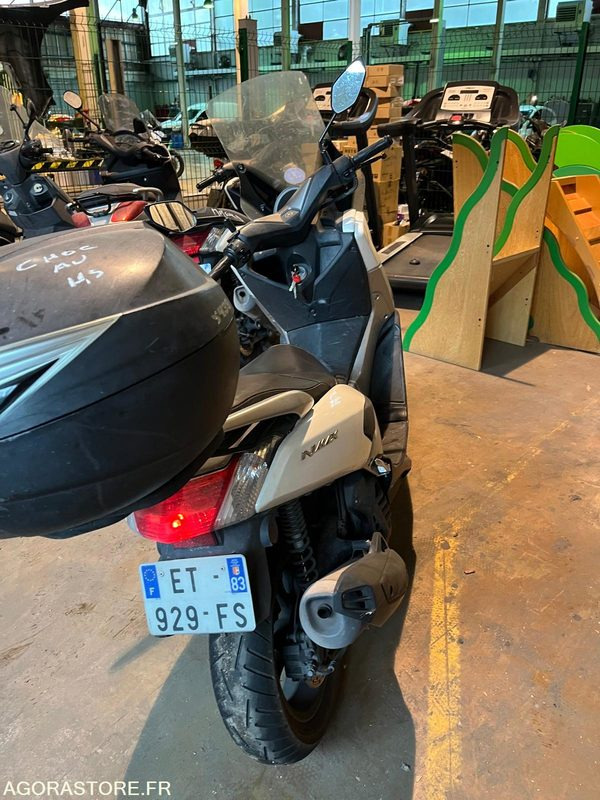 Yamaha NMax - 2018 - 63200 - Motocyclette: photos 4 Yamaha NMax - 2018 - 63200 - Motocyclette: photos 4