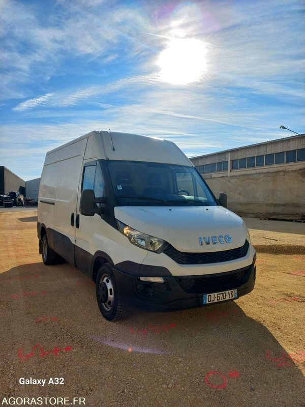 Fourgon iveco - Fourgon utilitaire: photos 2 Fourgon iveco - Fourgon utilitaire: photos 2