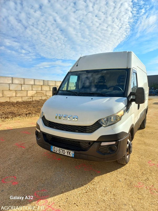 Fourgon iveco - Fourgon utilitaire: photos 1 Fourgon iveco - Fourgon utilitaire: photos 1