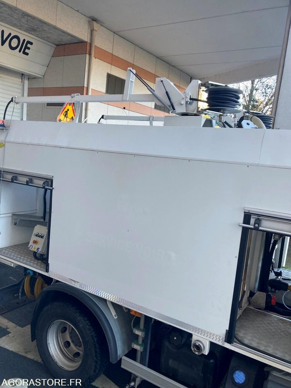 Laveuse de voirie - Balayeuse de voirie: photos 5 Laveuse de voirie - Balayeuse de voirie: photos 5