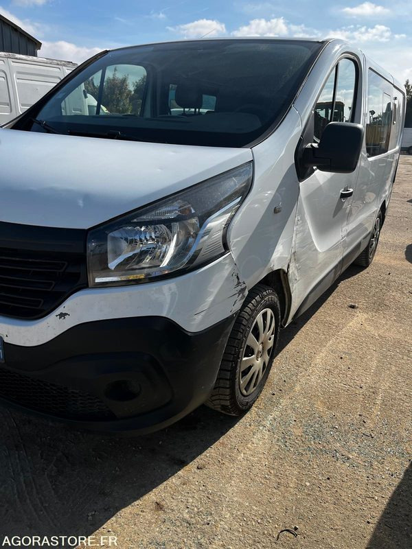 Renault trafic 1.6dci 6places 2019 291000km - Fourgonnette: photos 2 Renault trafic 1.6dci 6places 2019 291000km - Fourgonnette: photos 2