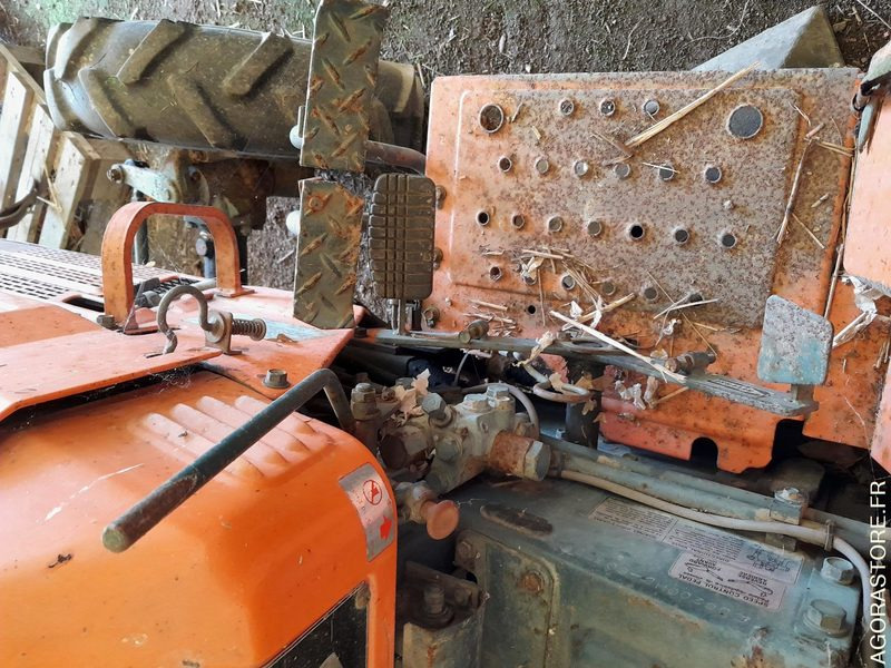 Tracteur kubota B 8200 H de 1985 NON ROULANT - Tracteur agricole: photos 5 Tracteur kubota B 8200 H de 1985 NON ROULANT - Tracteur agricole: photos 5