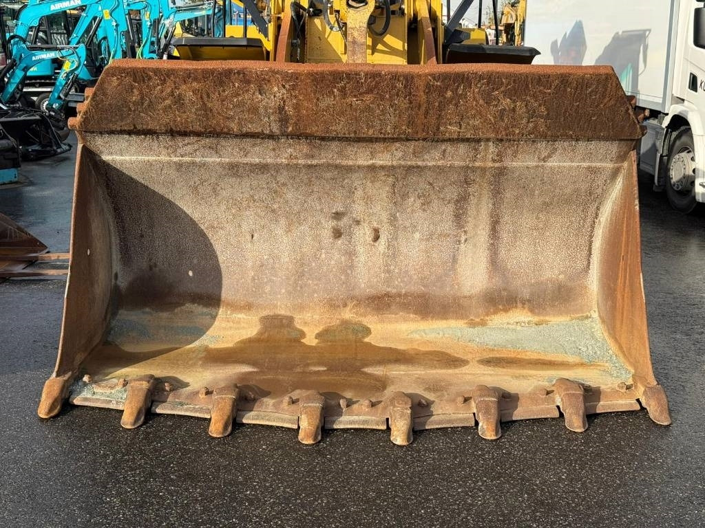 CAT 966M - Chargeuse sur pneus: photos 2 CAT 966M - Chargeuse sur pneus: photos 2