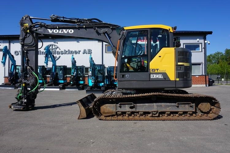 Pelle sur chenille Volvo ECR 145EL