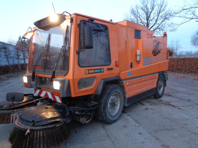 Schmidt Metro 500 4x2 - Balayeuse de voirie: photos 4 Schmidt Metro 500 4x2 - Balayeuse de voirie: photos 4