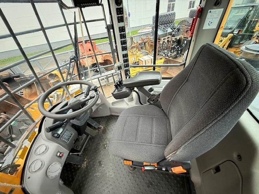 Volvo L110G - Chargeuse sur pneus: photos 4 Volvo L110G - Chargeuse sur pneus: photos 4