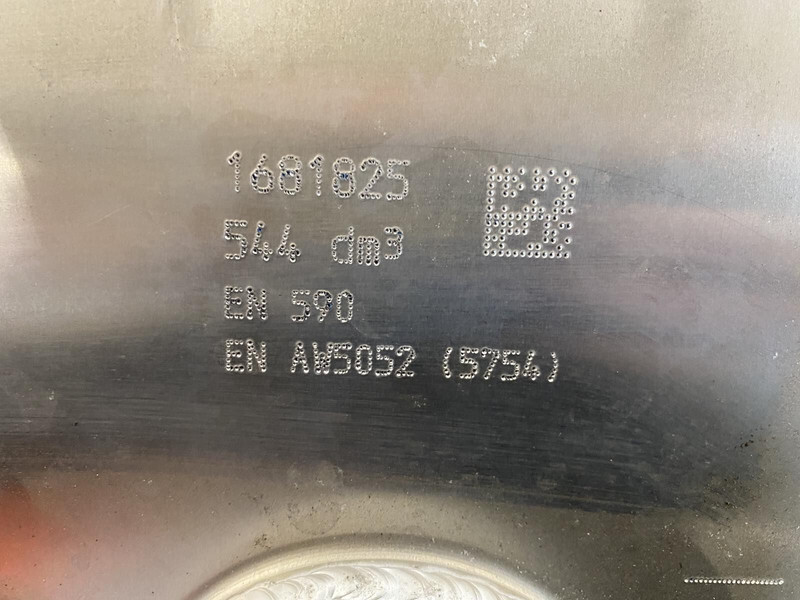 DAF 544L 620x675x1430 - Réservoir de carburant pour Camion: photos 5 DAF 544L 620x675x1430 - Réservoir de carburant pour Camion: photos 5