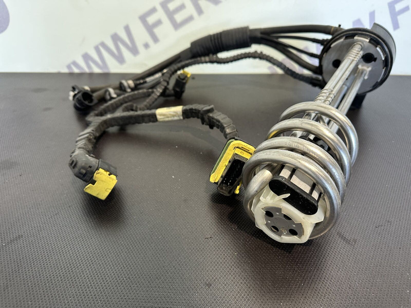 DAF AdBlue pump - Système d'échappement pour Camion: photos 3 DAF AdBlue pump - Système d'échappement pour Camion: photos 3