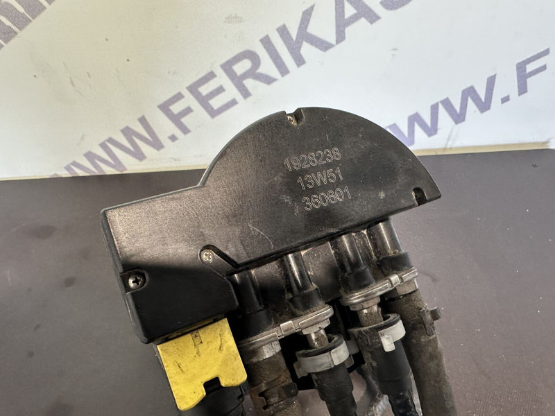 DAF AdBlue pump - Système d'échappement pour Camion: photos 4 DAF AdBlue pump - Système d'échappement pour Camion: photos 4