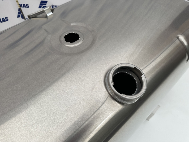 DAF New aluminum fuel tank 400L - Réservoir de carburant pour Camion: photos 4 DAF New aluminum fuel tank 400L - Réservoir de carburant pour Camion: photos 4