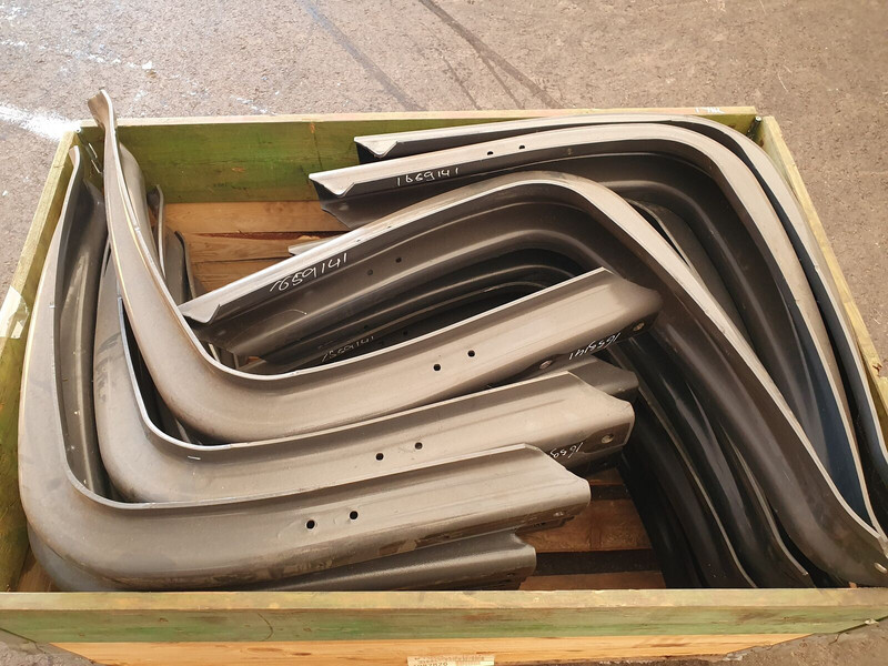 DAF original fuel tank brackets 620x675 - Système de carburant pour Camion: photos 3 DAF original fuel tank brackets 620x675 - Système de carburant pour Camion: photos 3