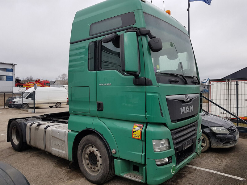 MAN TGX breaking for parts - Réservoir de carburant pour Camion: photos 3 MAN TGX breaking for parts - Réservoir de carburant pour Camion: photos 3