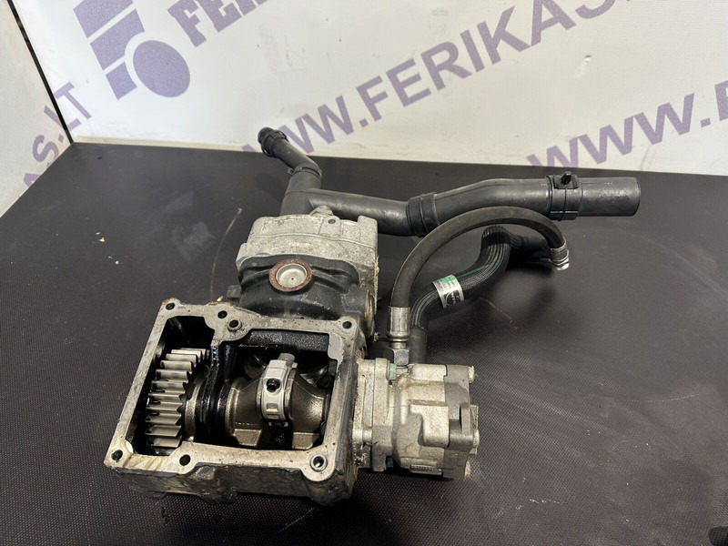 MAN air compressor with hydraulic steering pump - Pompe de support pour Camion: photos 1 MAN air compressor with hydraulic steering pump - Pompe de support pour Camion: photos 1