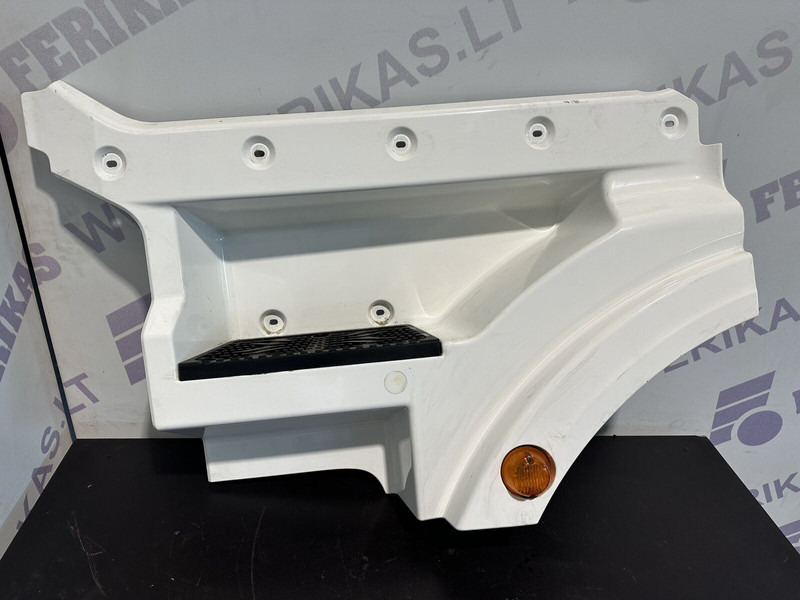 MAN foot step, left side - Pare-chocs pour Camion: photos 1 MAN foot step, left side - Pare-chocs pour Camion: photos 1