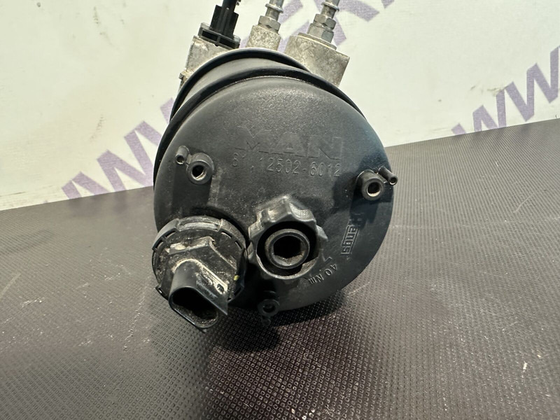 MAN fuel filter housing - Filtre à carburant pour Camion: photos 3 MAN fuel filter housing - Filtre à carburant pour Camion: photos 3