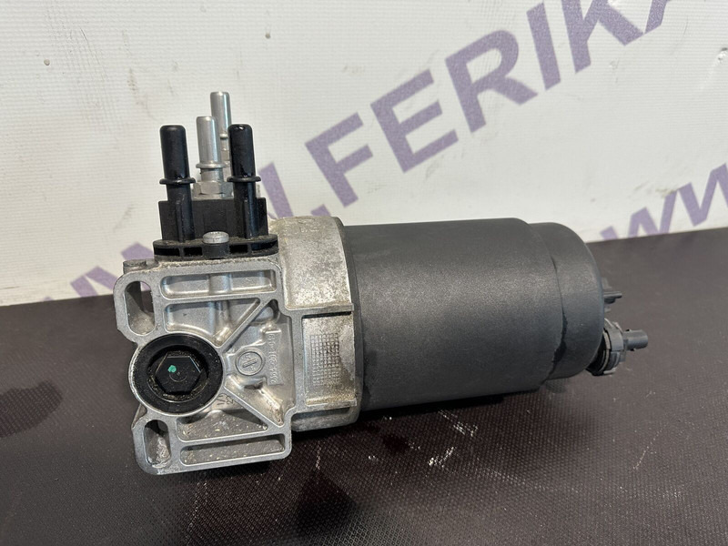 MAN fuel filter housing - Filtre à carburant pour Camion: photos 2 MAN fuel filter housing - Filtre à carburant pour Camion: photos 2