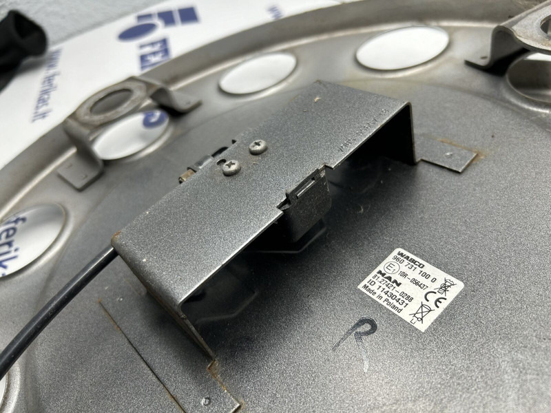 MAN tyre pressure monitoring system with wheel cover - Capteur pour Camion: photos 4 MAN tyre pressure monitoring system with wheel cover - Capteur pour Camion: photos 4