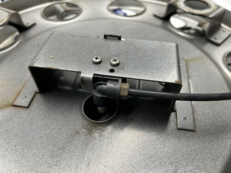MAN tyre pressure monitoring system with wheel cover - Capteur pour Camion: photos 3 MAN tyre pressure monitoring system with wheel cover - Capteur pour Camion: photos 3