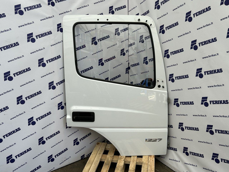 Mercedes-Benz Atego - Portière et pièces pour Camion: photos 1 Mercedes-Benz Atego - Portière et pièces pour Camion: photos 1