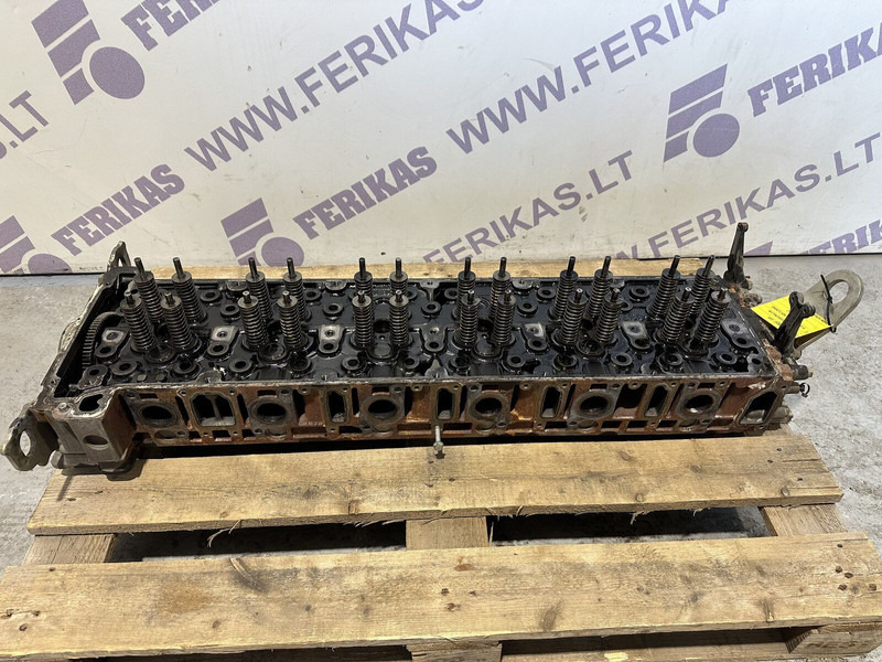 Mercedes-Benz cylinder head - Bloc-cylindres pour Camion: photos 1 Mercedes-Benz cylinder head - Bloc-cylindres pour Camion: photos 1