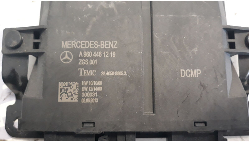 Mercedes-Benz door control module - Bloc de gestion pour Camion: photos 3 Mercedes-Benz door control module - Bloc de gestion pour Camion: photos 3