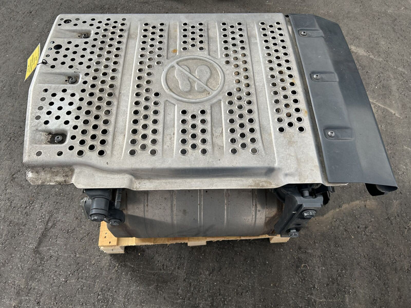 Mercedes-Benz exhaust catalyst - Catalyseur pour Camion: photos 5 Mercedes-Benz exhaust catalyst - Catalyseur pour Camion: photos 5