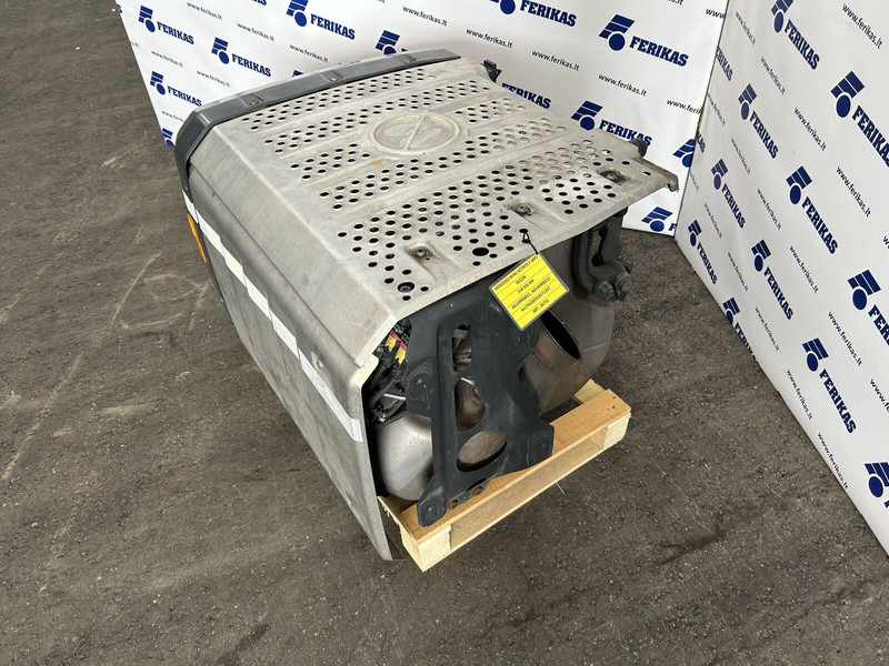 Mercedes-Benz exhaust catalyst - Catalyseur pour Camion: photos 3 Mercedes-Benz exhaust catalyst - Catalyseur pour Camion: photos 3