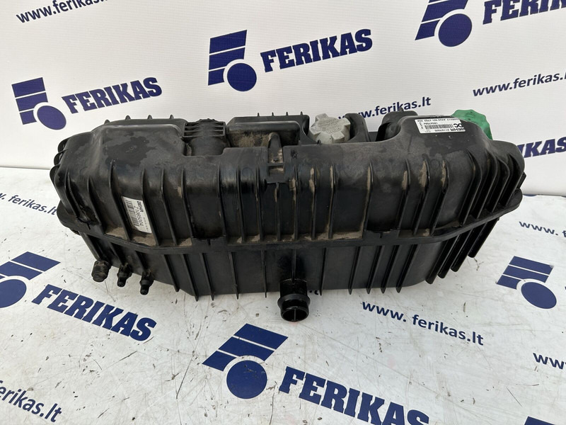 Mercedes-Benz expansion tank - Vase d'expansion pour Camion: photos 2 Mercedes-Benz expansion tank - Vase d'expansion pour Camion: photos 2