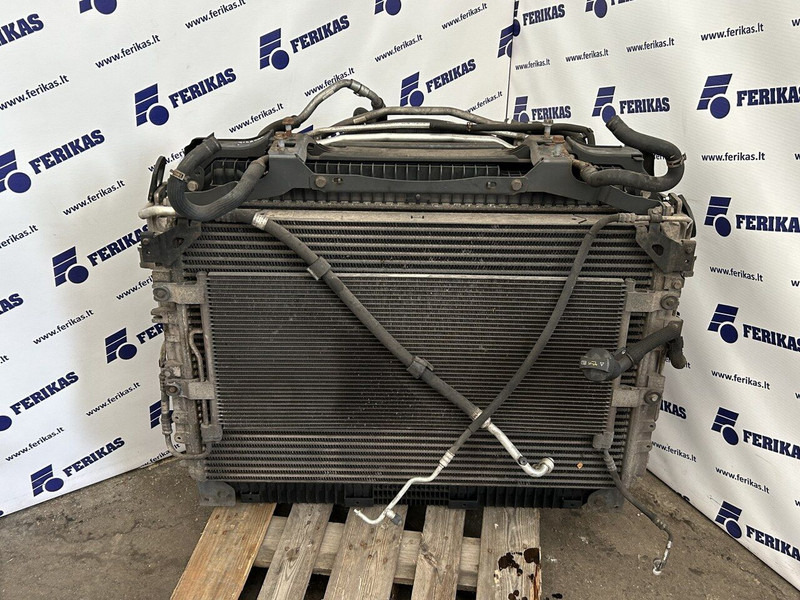 Mercedes-Benz radiators set - Radiateur pour Camion: photos 1 Mercedes-Benz radiators set - Radiateur pour Camion: photos 1