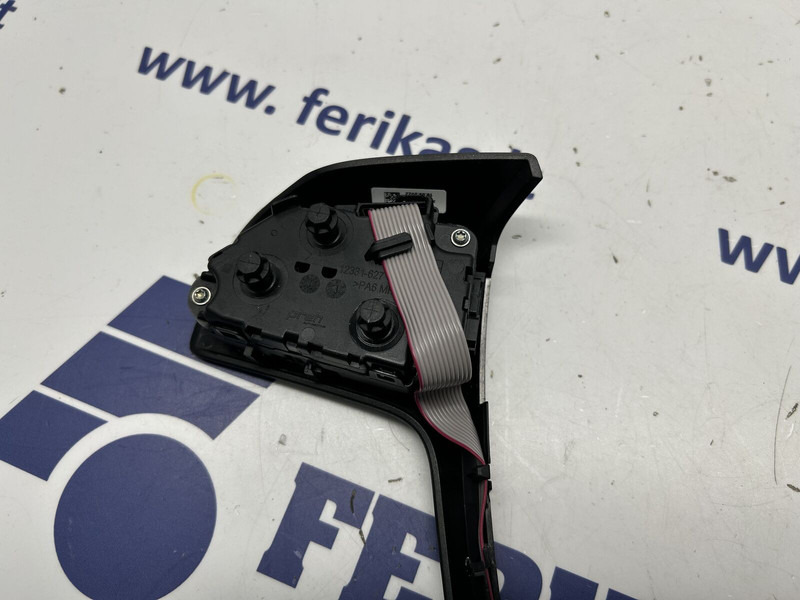 Mercedes-Benz steering wheel buttons - Pare-chocs pour Camion: photos 3 Mercedes-Benz steering wheel buttons - Pare-chocs pour Camion: photos 3