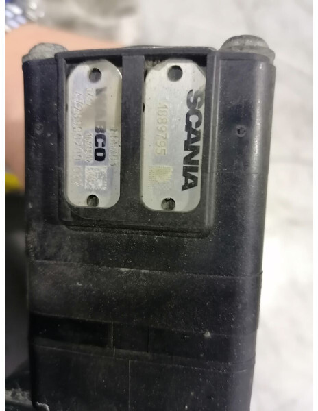 Scania Solenoid valve Air suspension - Valve pour Camion: photos 3 Scania Solenoid valve Air suspension - Valve pour Camion: photos 3