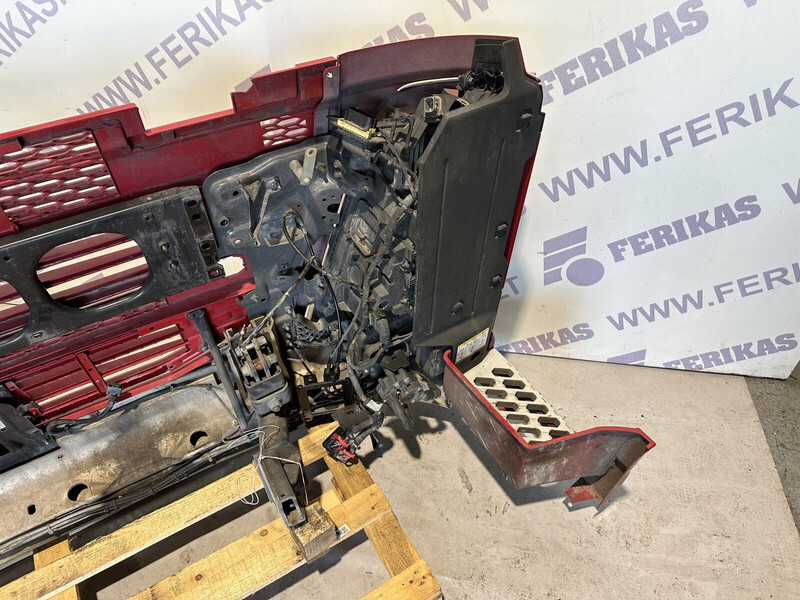 Volvo FH4 - Pare-chocs pour Camion: photos 5 Volvo FH4 - Pare-chocs pour Camion: photos 5