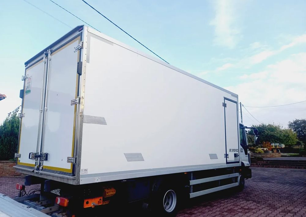 Inny ZABUDOWA CHŁODNIA 5.80 AGREGAT CARRIER 500 - Carrosserie frigorifique: photos 4 Inny ZABUDOWA CHŁODNIA 5.80 AGREGAT CARRIER 500 - Carrosserie frigorifique: photos 4