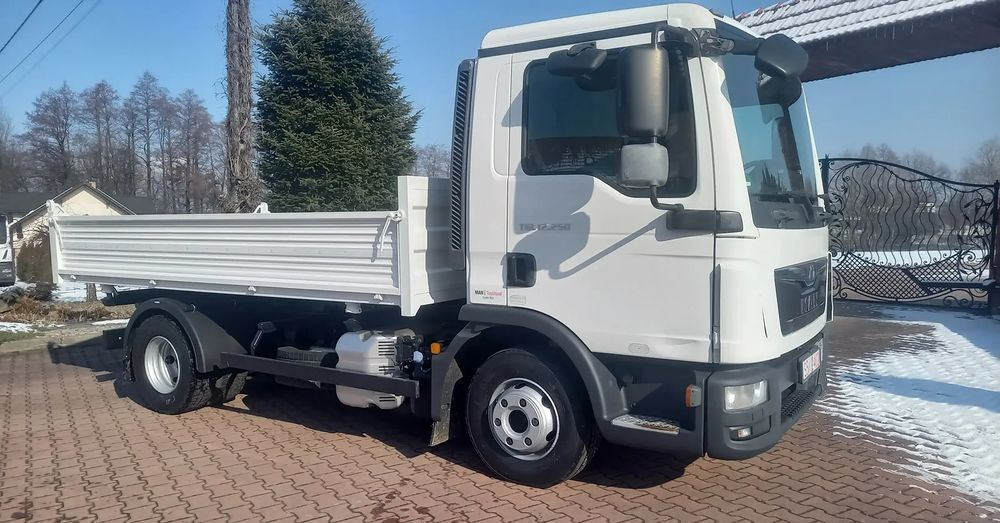 MAN TGL 12 250 EURO 6 - Camion benne: photos 4 MAN TGL 12 250 EURO 6 - Camion benne: photos 4