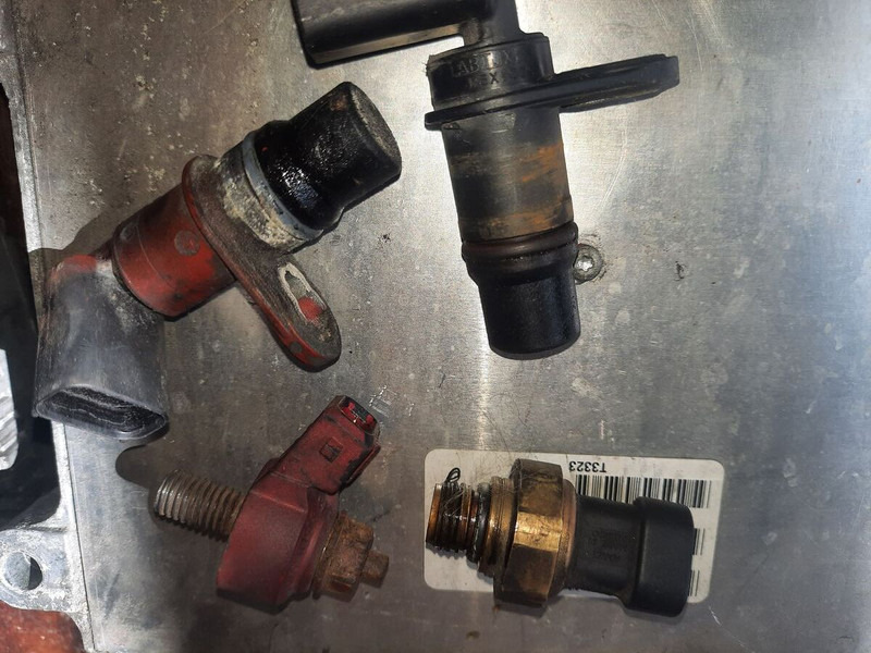 Cummins 239Kvt - Bloc de gestion: photos 4 Cummins 239Kvt - Bloc de gestion: photos 4