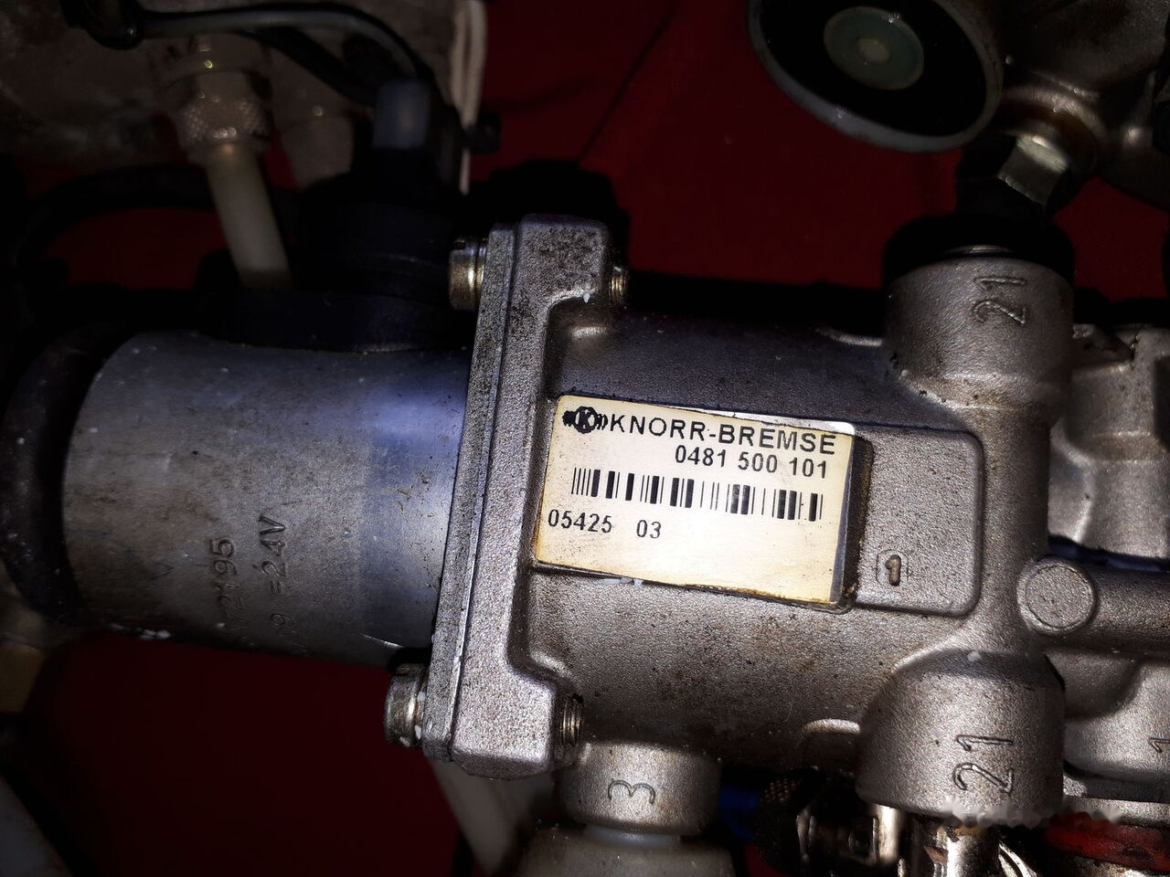 Scania Knorr- Bremz 0486203025. 4800010110.486200008.486203033 Scania Volvo - Valve de frein pour Camion: photos 3 Scania Knorr- Bremz 0486203025. 4800010110.486200008.486203033 Scania Volvo - Valve de frein pour Camion: photos 3