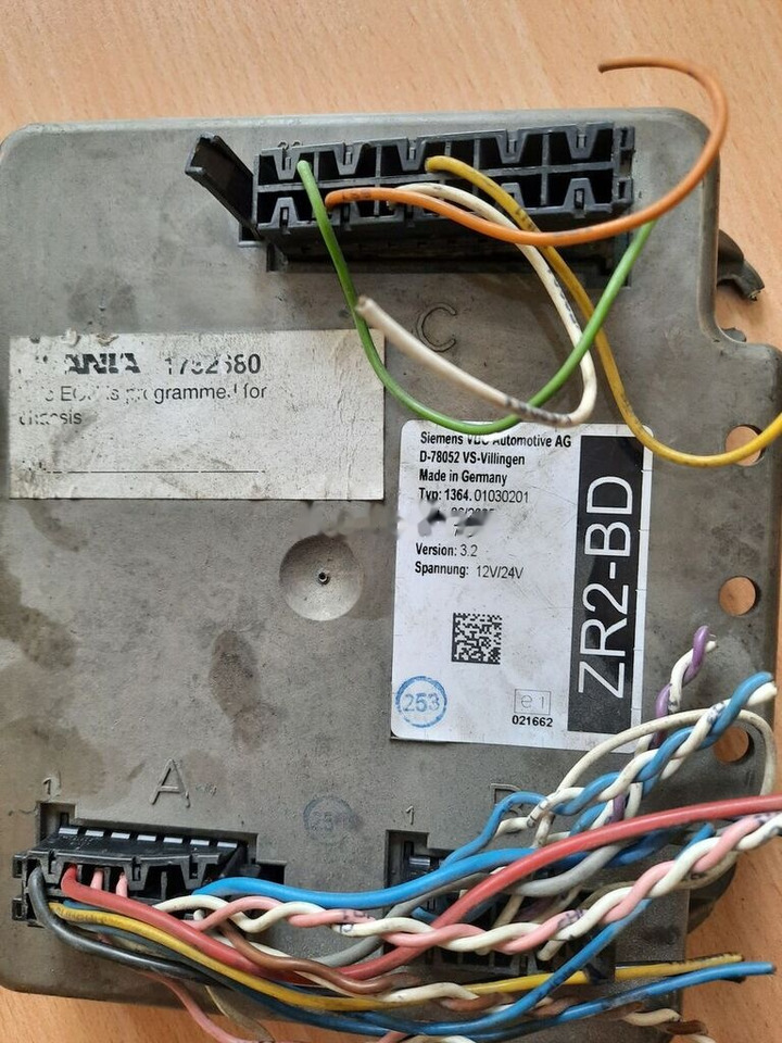 Scania MUX2-B MUX2-M.MUX2-B+/ ZR2-BS/ ZR2-BD Scania Neoplan - Bloc de gestion pour Bus: photos 1 Scania MUX2-B MUX2-M.MUX2-B+/ ZR2-BS/ ZR2-BD Scania Neoplan - Bloc de gestion pour Bus: photos 1