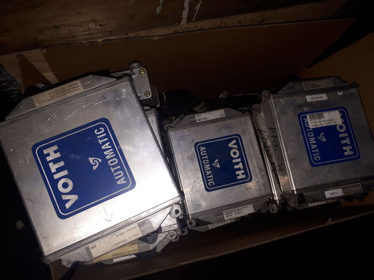 Scania VOITH 864.3E 4HT2R2 Neoplan Volvo Scania Volvo - Bloc de gestion pour Bus: photos 3 Scania VOITH 864.3E 4HT2R2 Neoplan Volvo Scania Volvo - Bloc de gestion pour Bus: photos 3