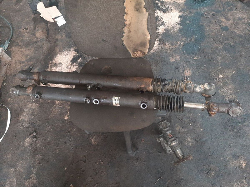 Scania цилиндр гидралический - Commande de gouvernail: photos 5 Scania цилиндр гидралический - Commande de gouvernail: photos 5