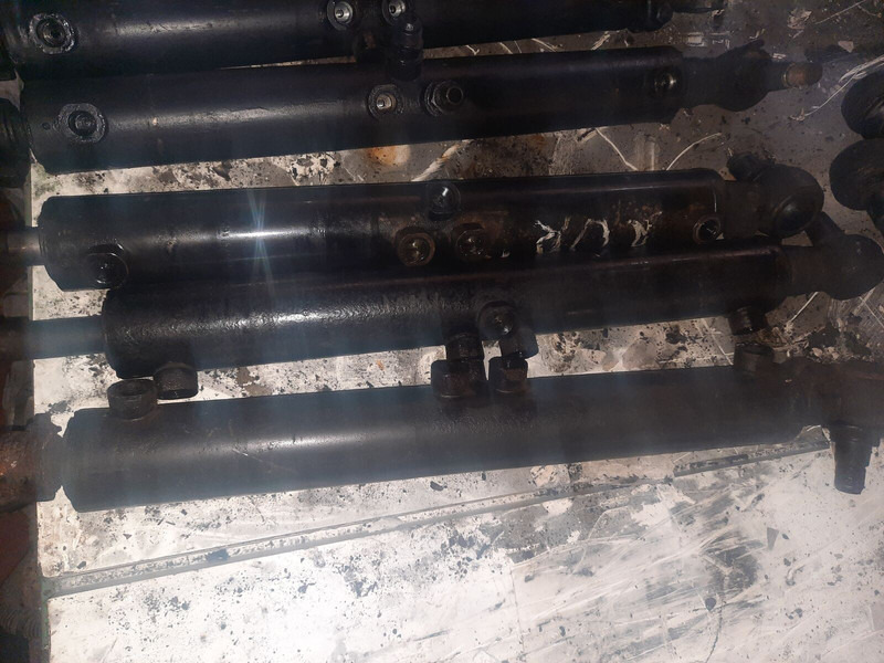 Scania цилиндр гидралический - Commande de gouvernail: photos 3 Scania цилиндр гидралический - Commande de gouvernail: photos 3