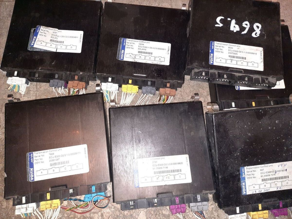 Voith ECU-E300 D2.3.0.0-00018011 MAN Volvo - Bloc de gestion pour Bus: photos 1 Voith ECU-E300 D2.3.0.0-00018011 MAN Volvo - Bloc de gestion pour Bus: photos 1