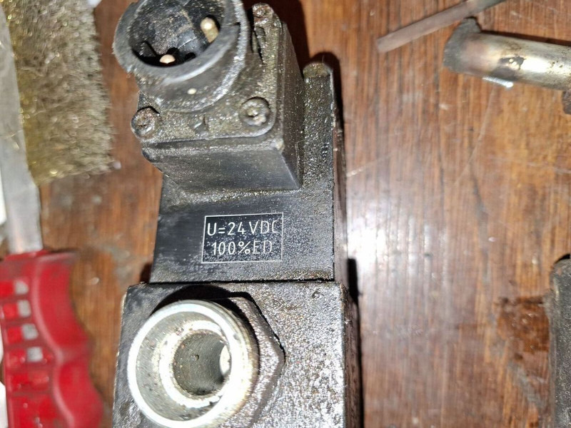 Volvo ZFLS / Herion - Vérin hydraulique: photos 5 Volvo ZFLS / Herion - Vérin hydraulique: photos 5