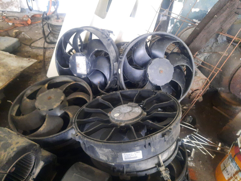 Volvo масляный мотор вентилятора SAUER DANFOSS C19.2L00888\174 - Ventilateur: photos 1 Volvo масляный мотор вентилятора SAUER DANFOSS C19.2L00888\174 - Ventilateur: photos 1