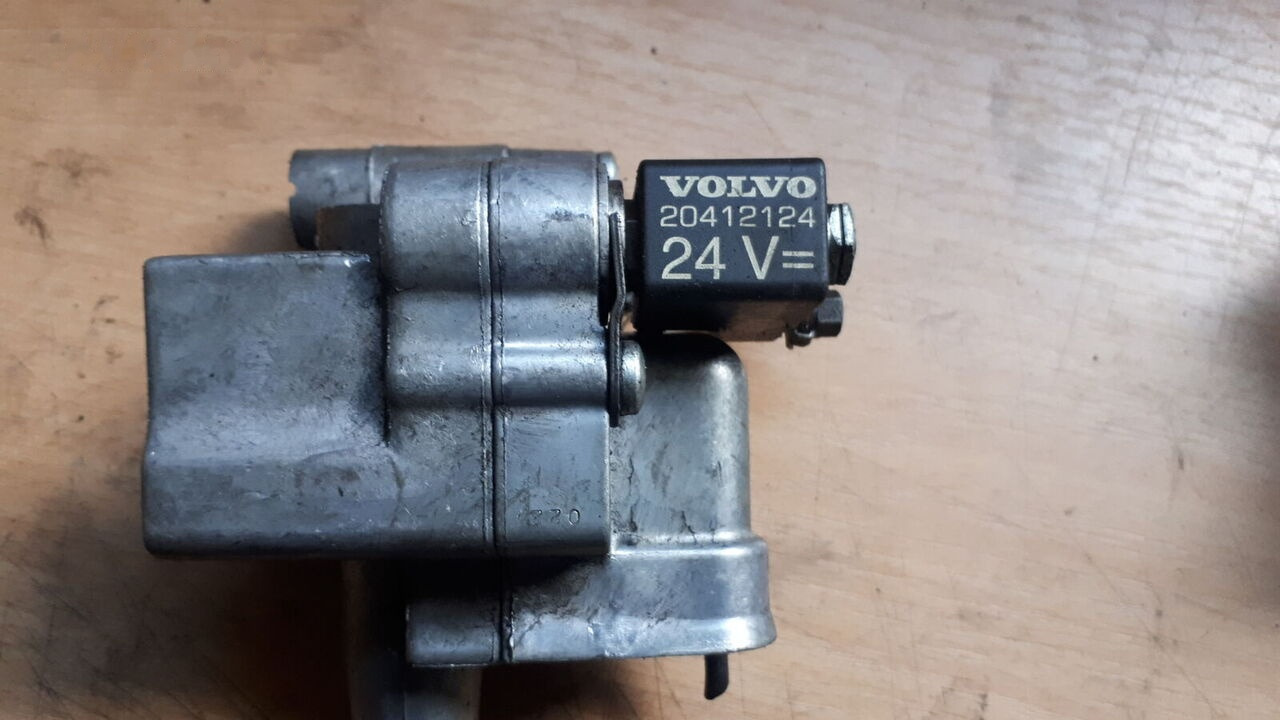 Volvo privoda shkivov remney i toplivnogo nasosa 8148452 Volvo - Vilebrequin pour Camion: photos 3 Volvo privoda shkivov remney i toplivnogo nasosa 8148452 Volvo - Vilebrequin pour Camion: photos 3