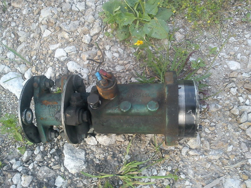 Volvo привода шкивов ремней и топливного насоса - Vilebrequin: photos 1 Volvo привода шкивов ремней и топливного насоса - Vilebrequin: photos 1